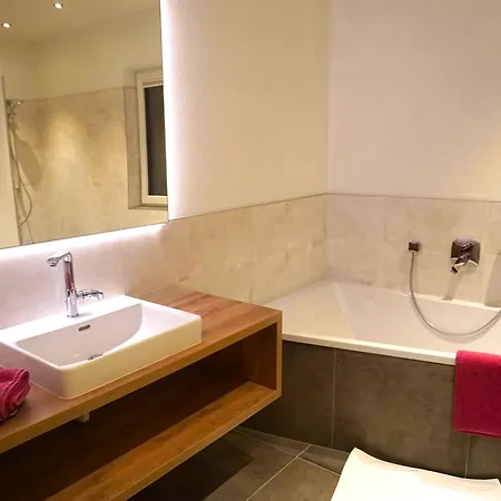 Blumenwiese * رامساو أم داتشستين